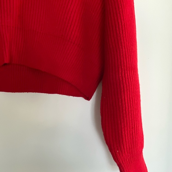 New Ribbed Red Crop Sweater - Picture 5 of 5